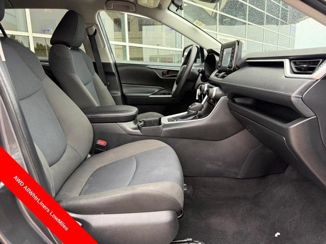 Used 2022 Toyota RAV4 LE AWD/4WD image 10