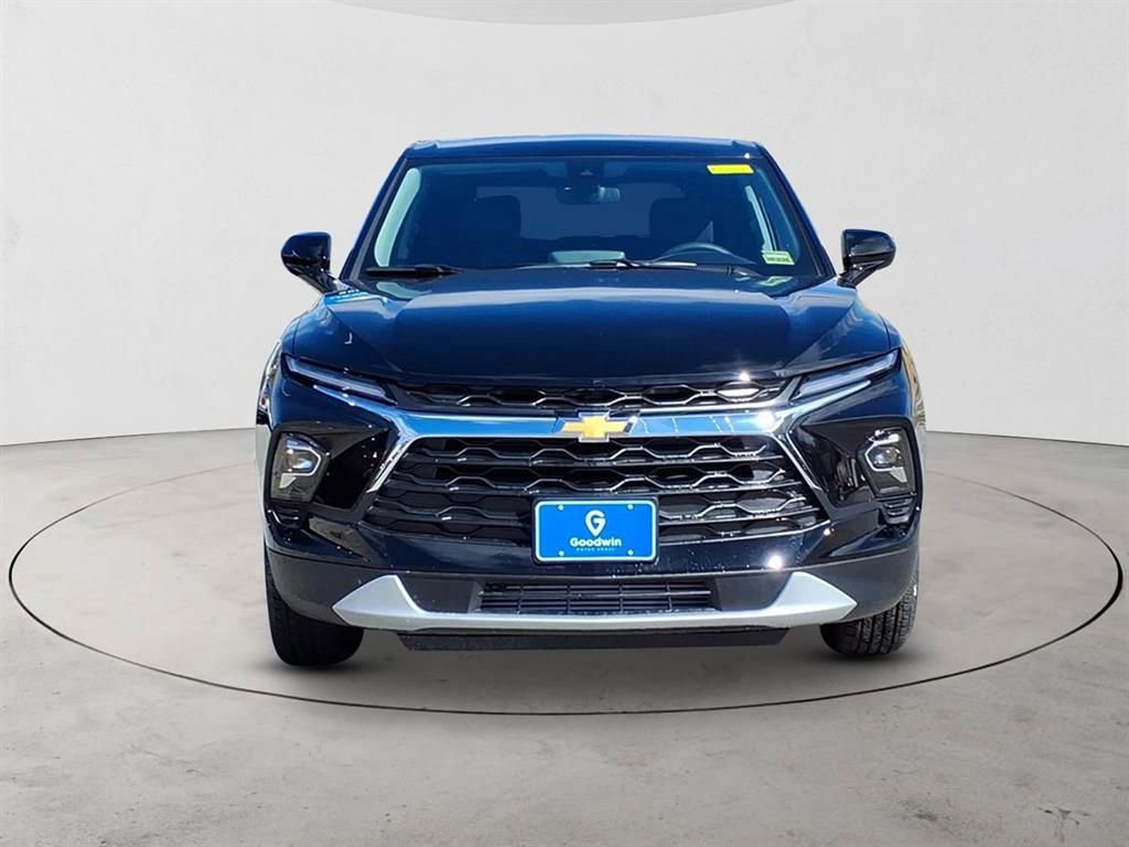 New 2025 Chevrolet Blazer LT image 2