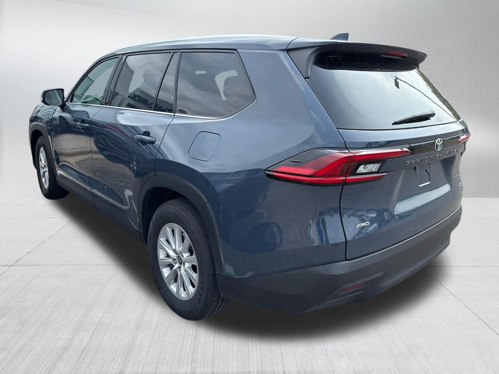 Used 2025 Toyota Grand Highlander AWD image 6