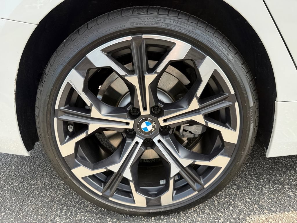 Certified 2025 BMW 330i xDrive Sedan w/ M Sport Package AWD/4WD image 17