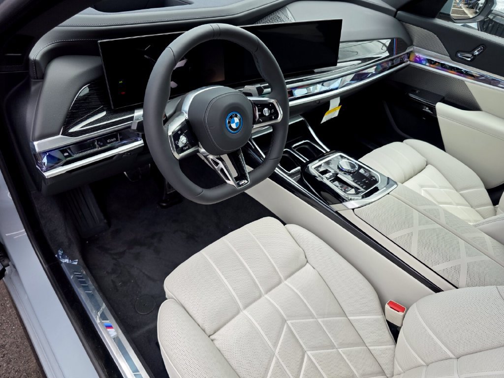 New 2026 BMW 750e xDrive w/ Executive Package AWD/4WD image 8