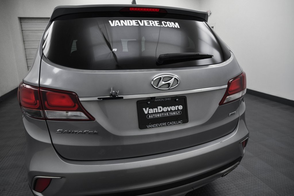 Used 2017 Hyundai Santa Fe SE image 5