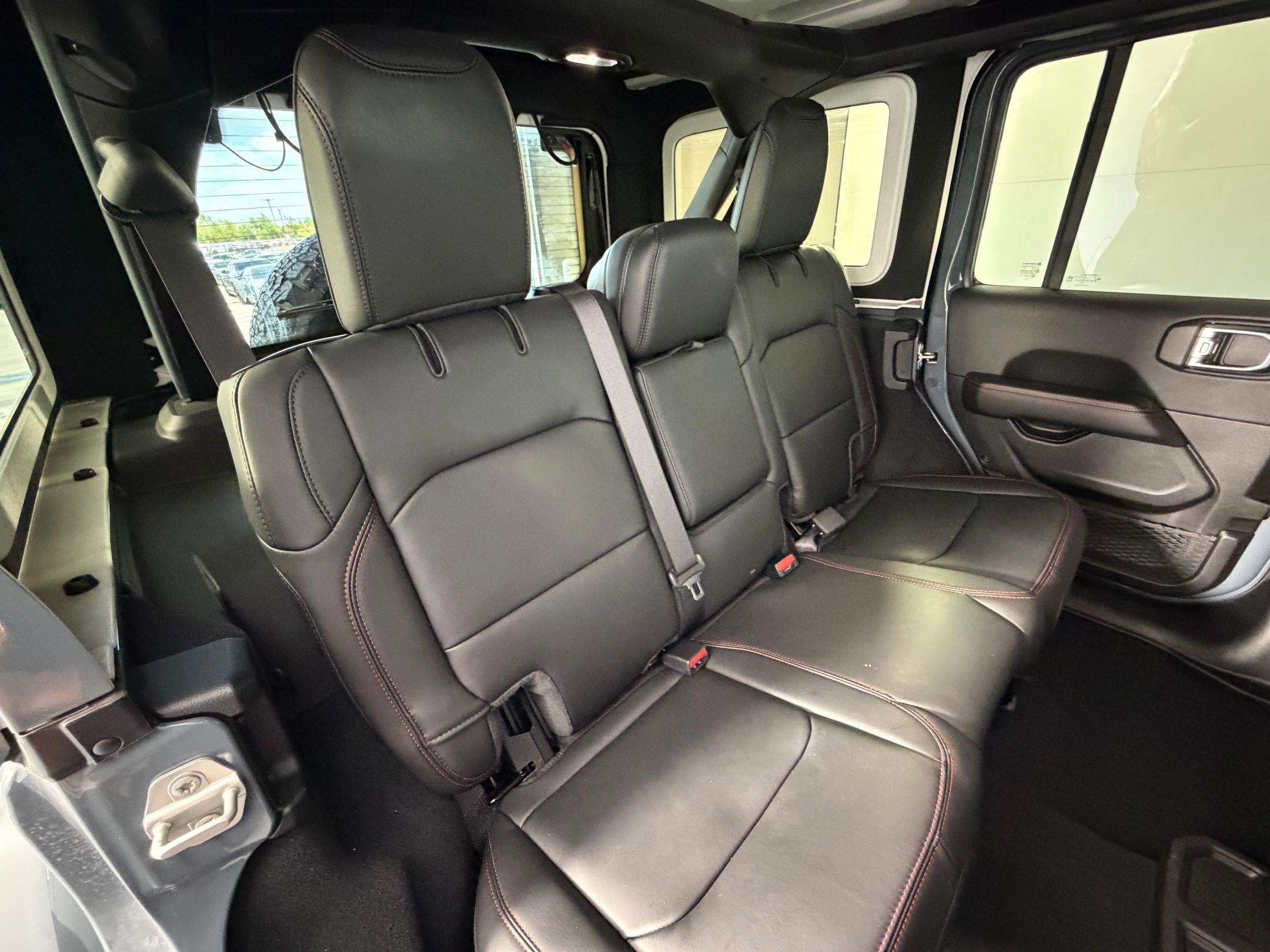 Used 2024 Jeep Wrangler Unlimited Rubicon image 29