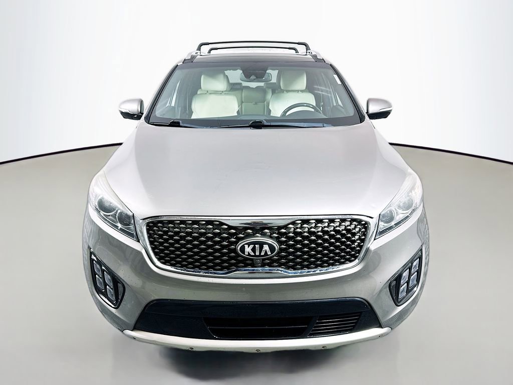 Used 2017 Kia Sorento SX image 2