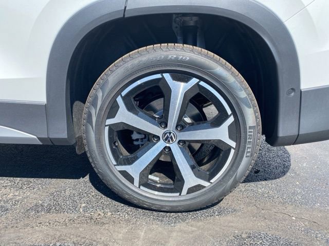 New 2025 Volkswagen Tiguan SE image 18