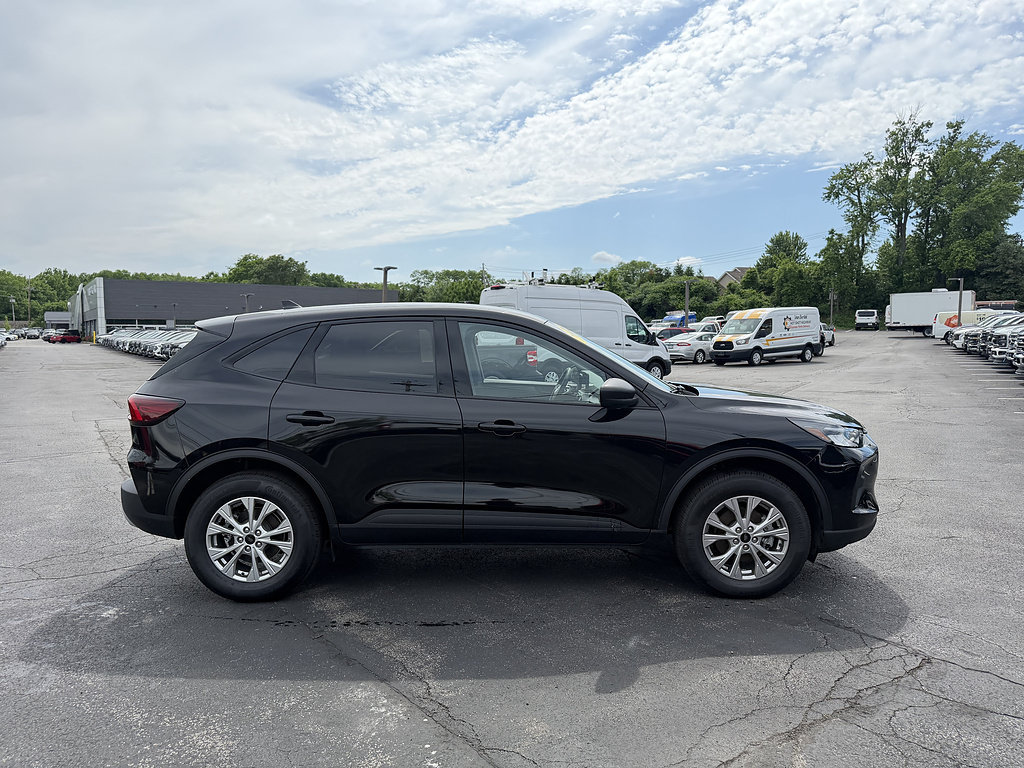 Used 2025 Ford Escape Active w/ Cold Weather Package AWD/4WD image 8