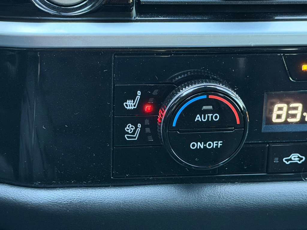 Used 2022 Nissan Pathfinder Platinum w/ Cargo Package image 33