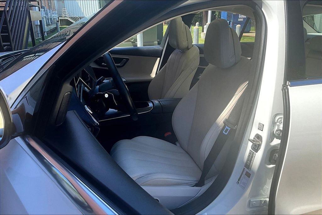 Used 2025 Mercedes-Benz E 350 Sedan image 32