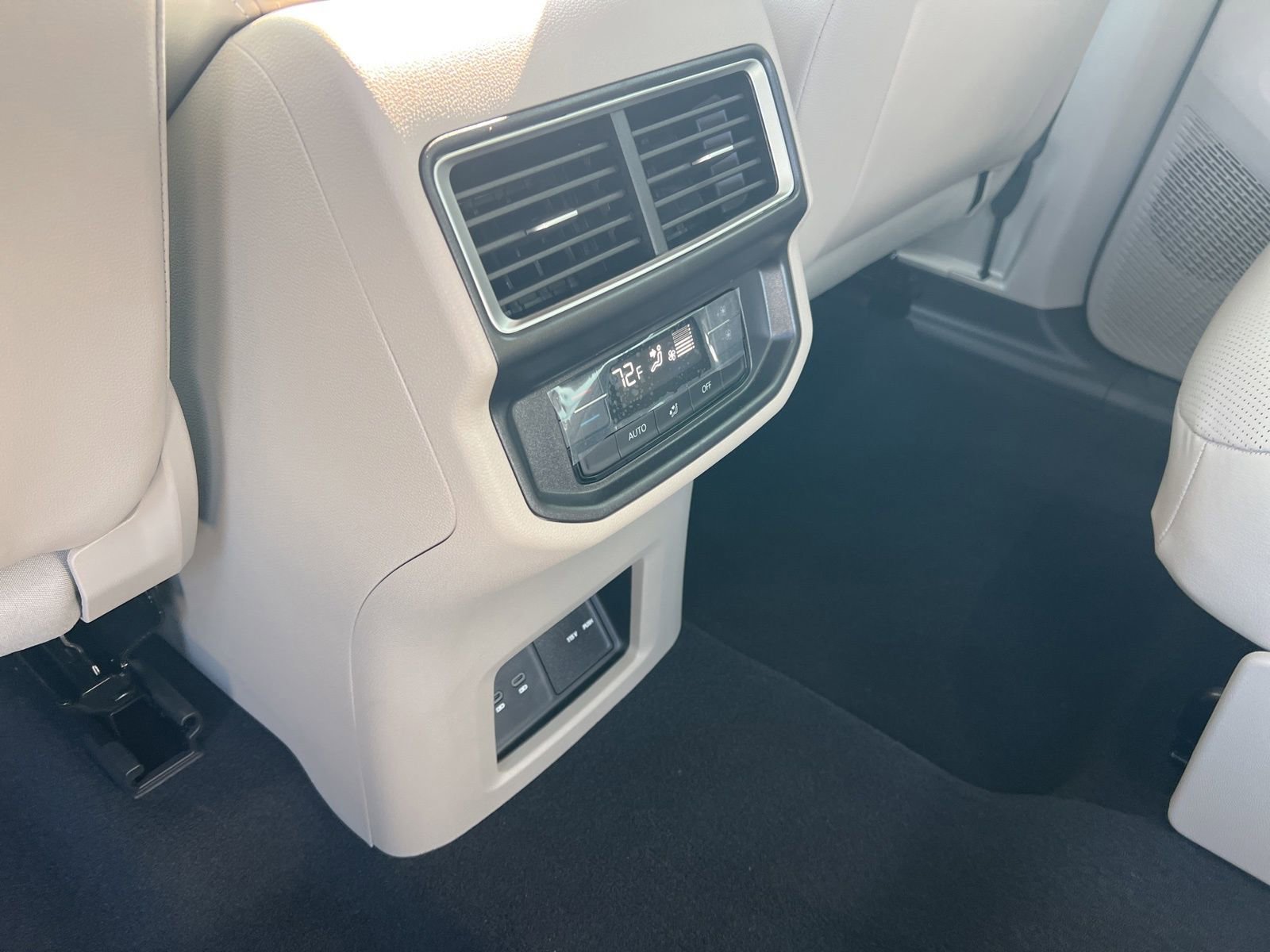 Certified 2026 Volkswagen Atlas SE AWD/4WD image 33
