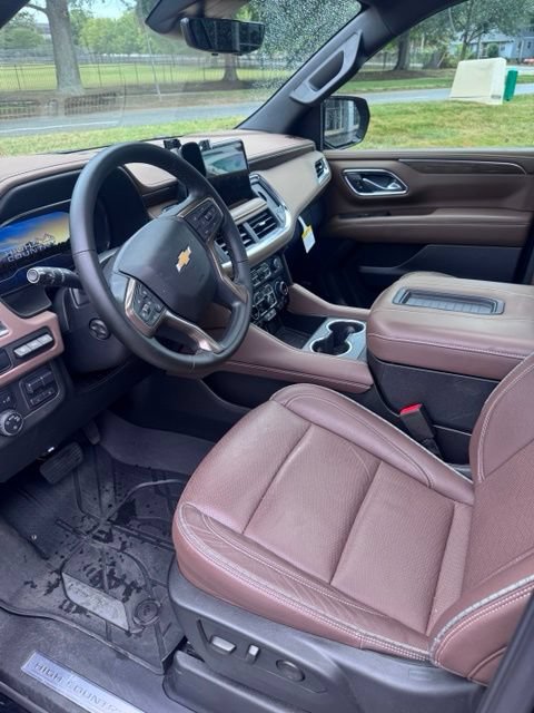 Used 2024 Chevrolet Suburban High Country w/ Max Trailering Package AWD/4WD image 17