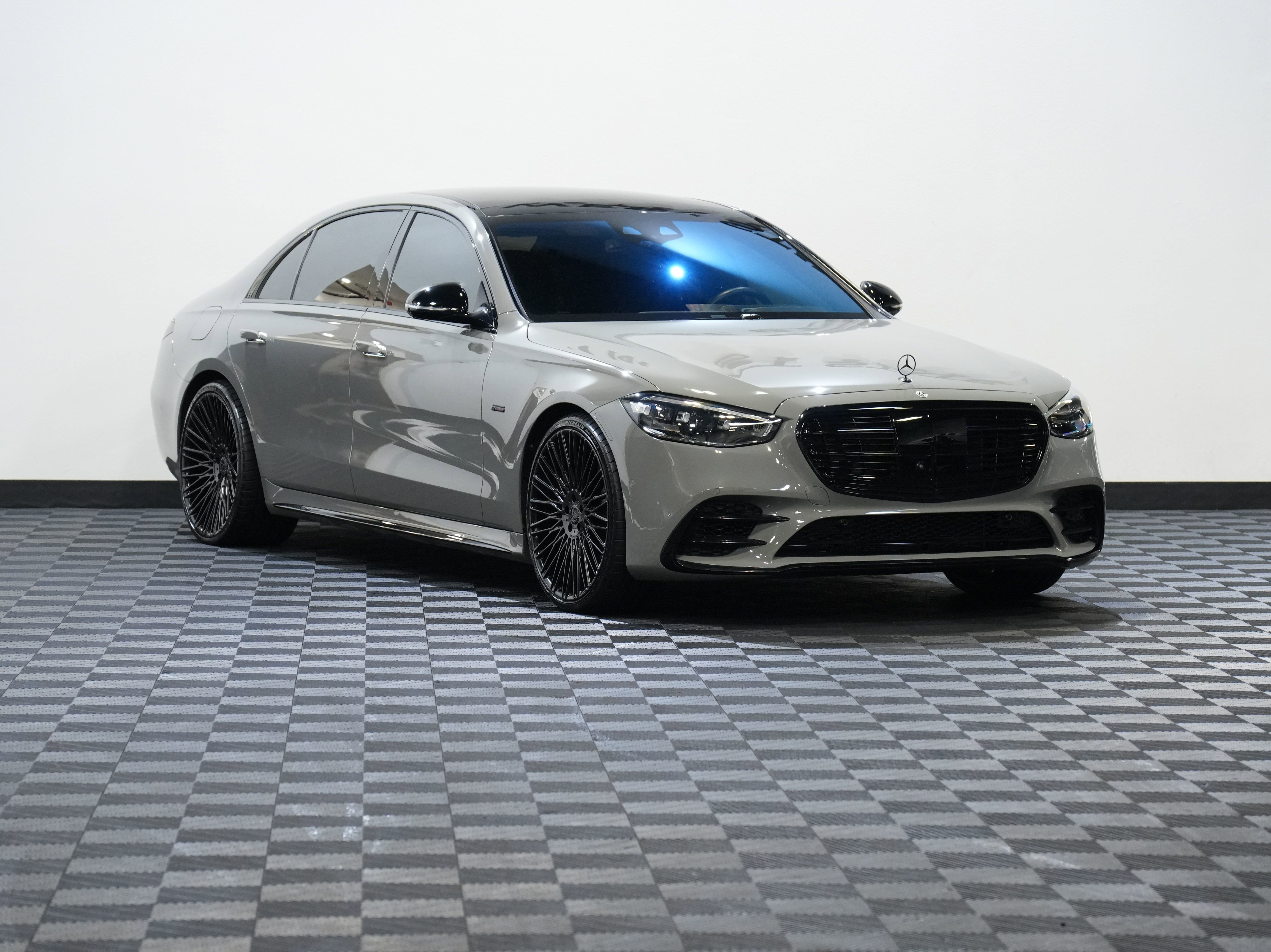 Used 2022 Mercedes-Benz S 580 4MATIC Sedan w/ AMG Line Package image 5