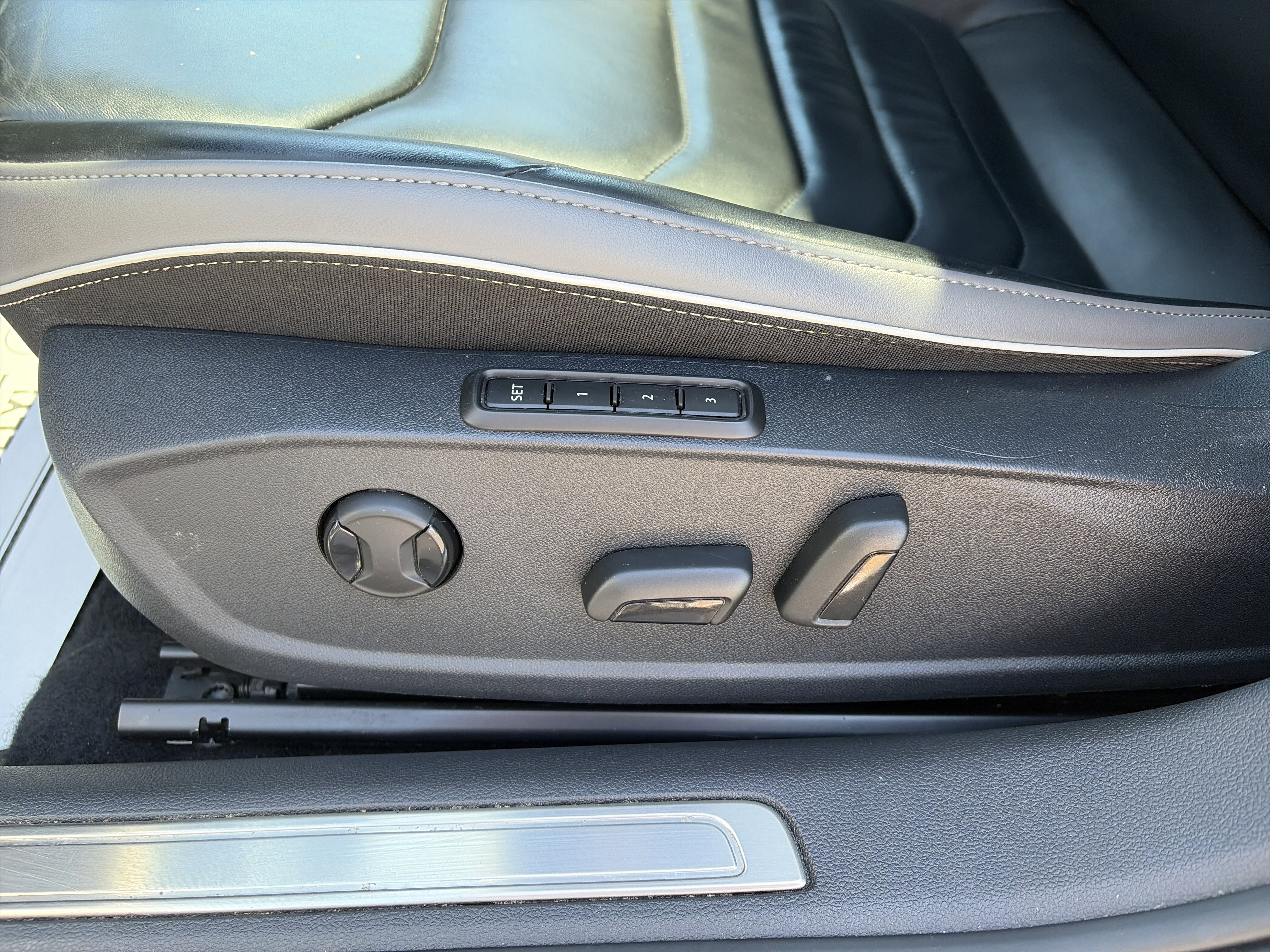 Used 2023 Volkswagen Arteon SEL w/ Arteon MDO Package (Z43) AWD/4WD image 17