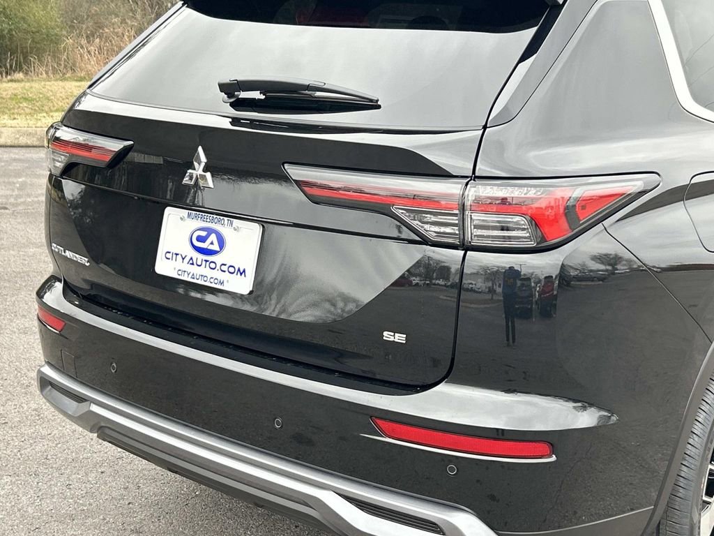 New 2026 Mitsubishi Outlander SE FWD image 10