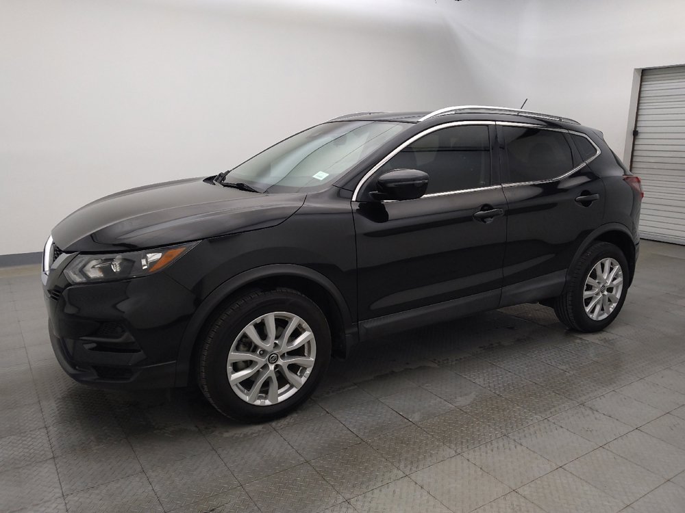 Used 2020 Nissan Rogue Sport SV image 2