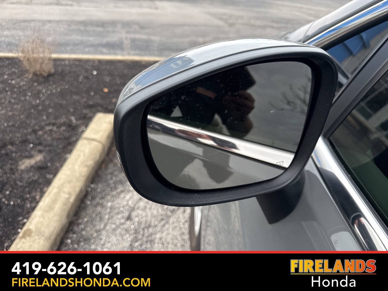 Used 2023 Chrysler Pacifica Touring-L image 14