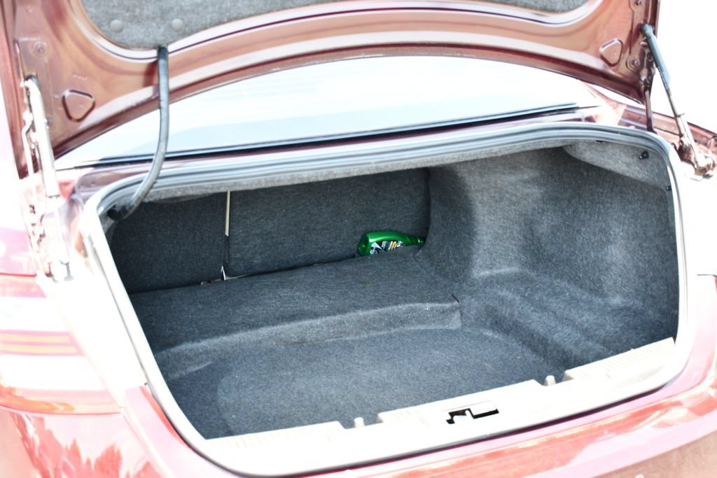 Used 2019 Ford Taurus Limited FWD image 27