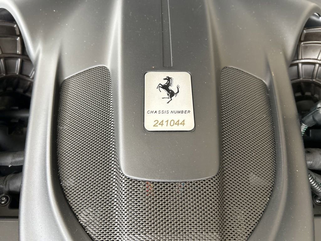 Used 2019 Ferrari Portofino RWD image 28