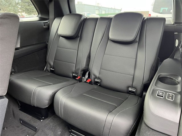 Used 2025 Mercedes-Benz GLS 450 4MATIC image 6