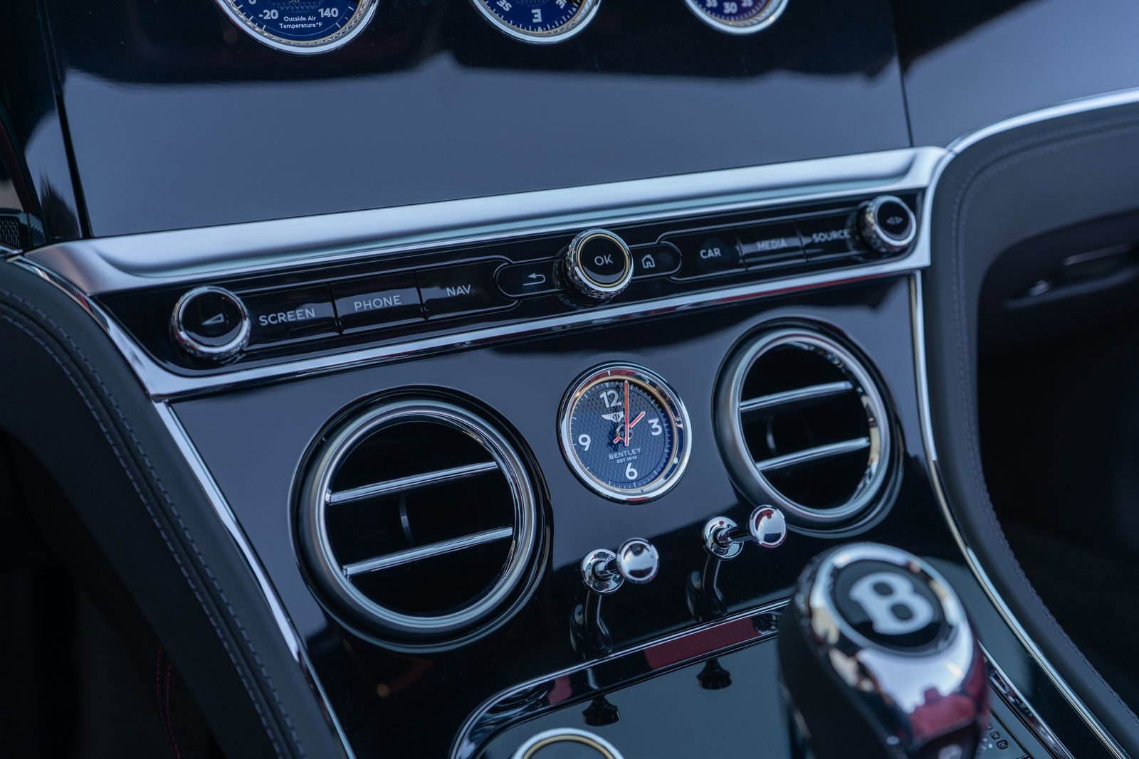 Certified 2024 Bentley Continental GT image 30