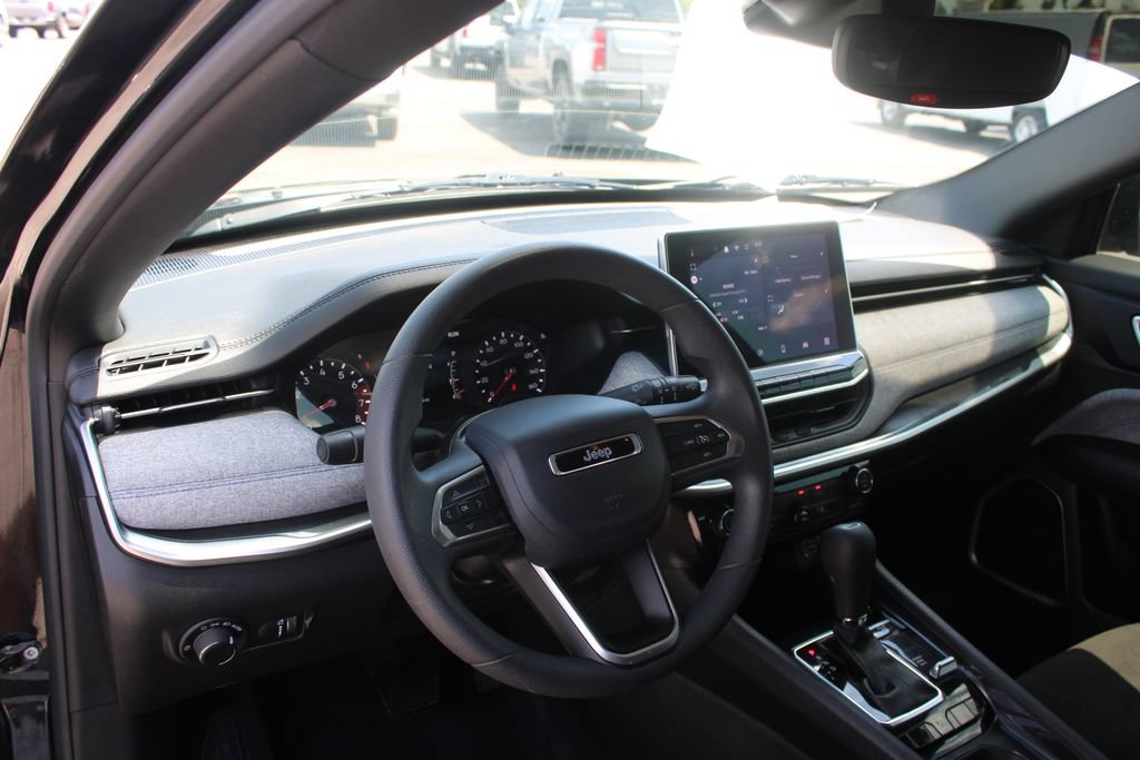 Used 2024 Jeep Compass Sport AWD/4WD image 22