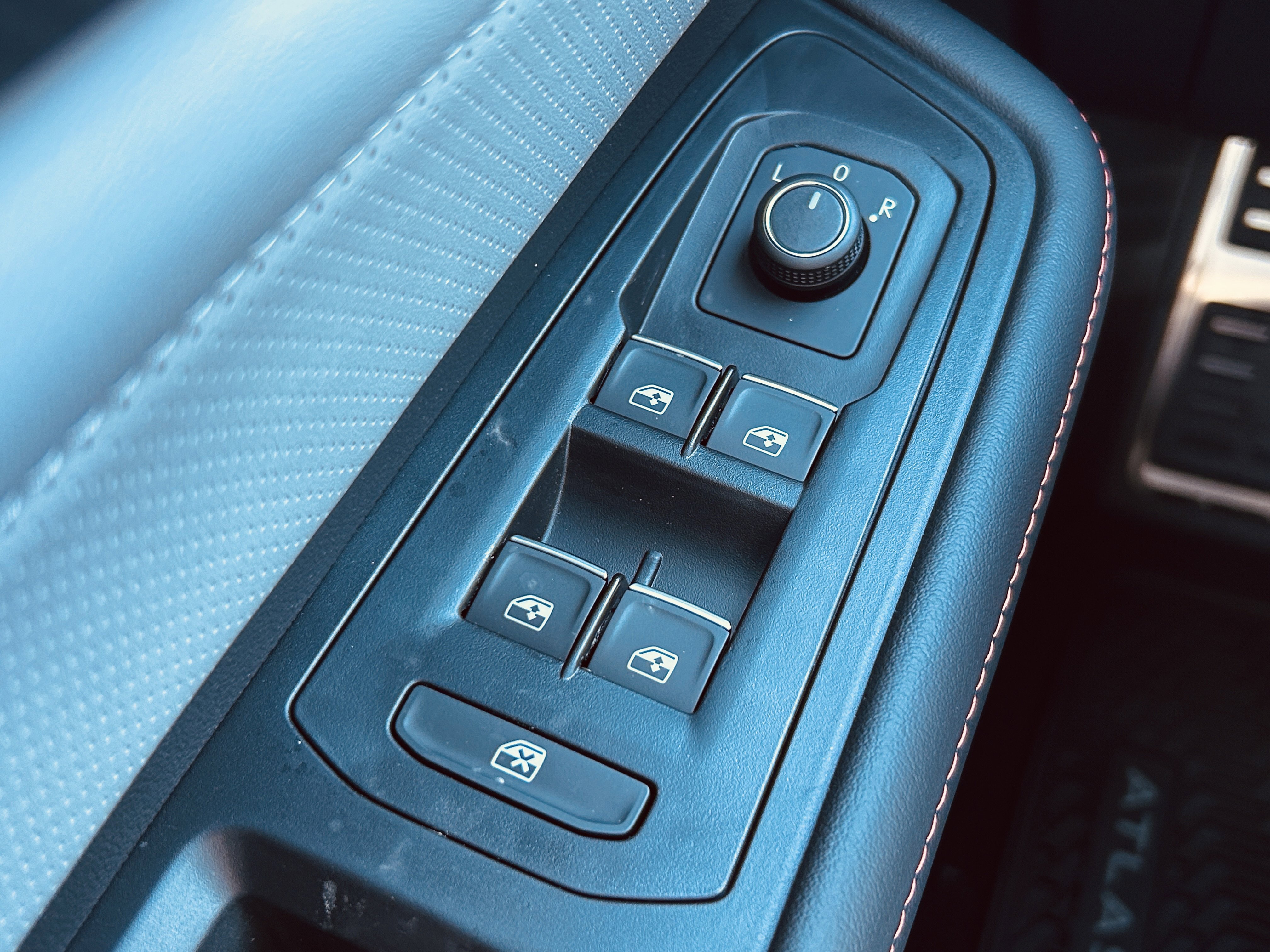 New 2026 Volkswagen Atlas Peak Edition image 16