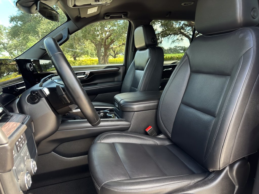 Used 2025 Chevrolet Tahoe LT RWD image 16