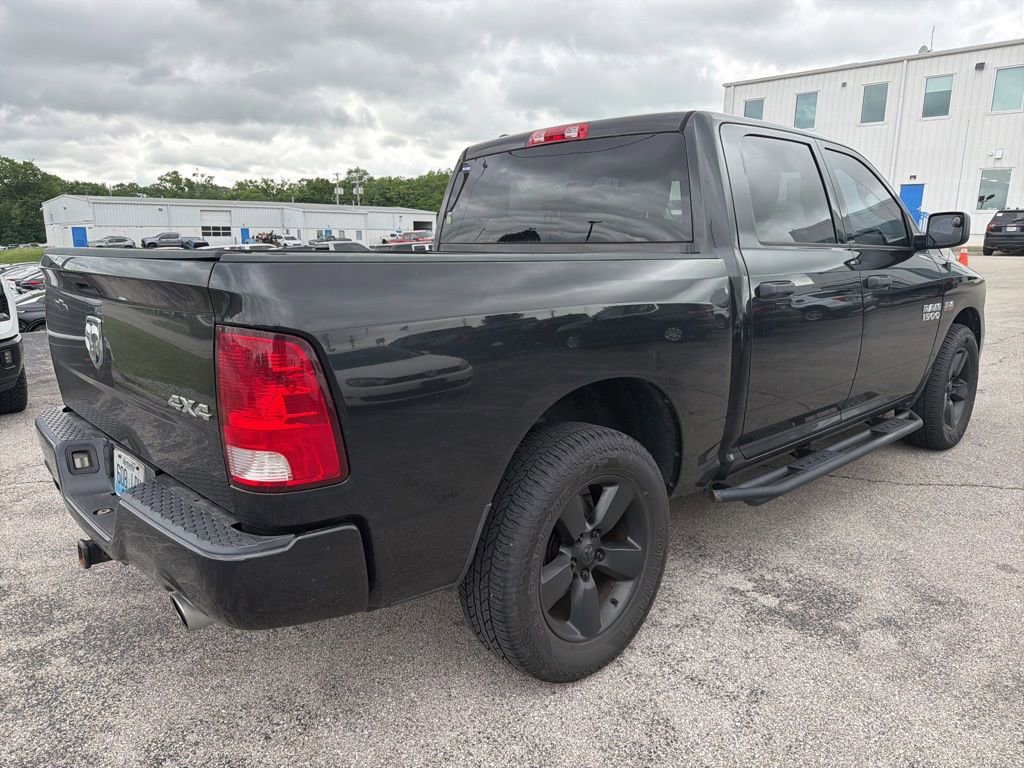 Used 2017 RAM 1500 Express AWD/4WD image 3