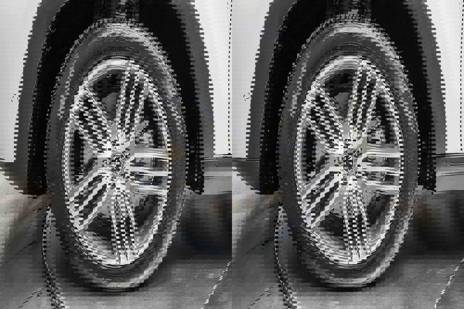 Used 2025 Mercedes-Benz GLS 450 4MATIC image 11