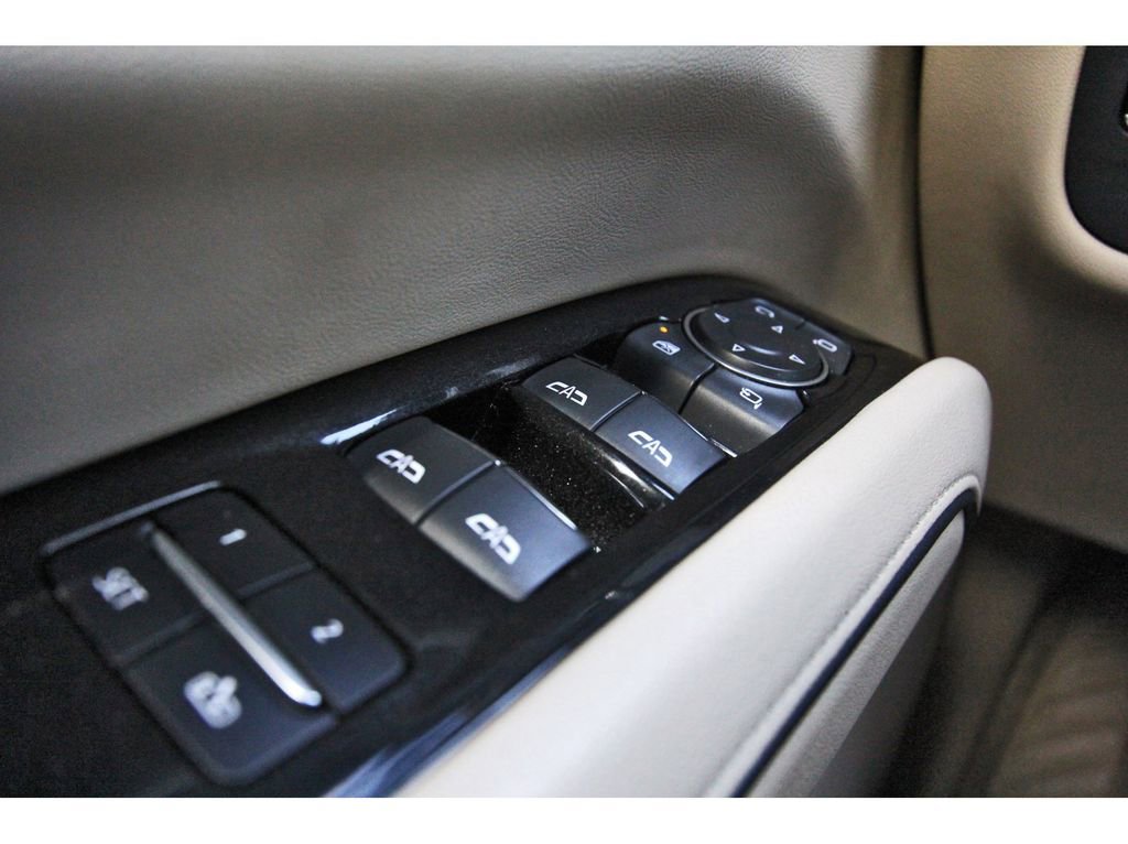 Used 2021 Cadillac Escalade Premium Luxury image 21