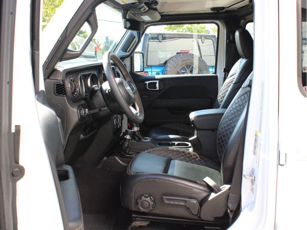 Used 2023 Jeep Gladiator Overland AWD/4WD image 11