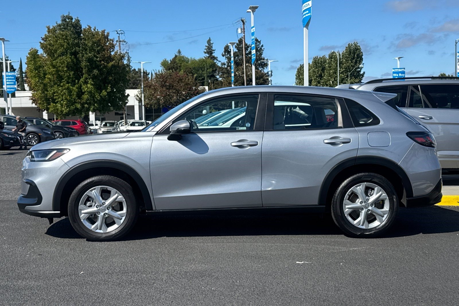 Used 2024 Honda HR-V LX image 2