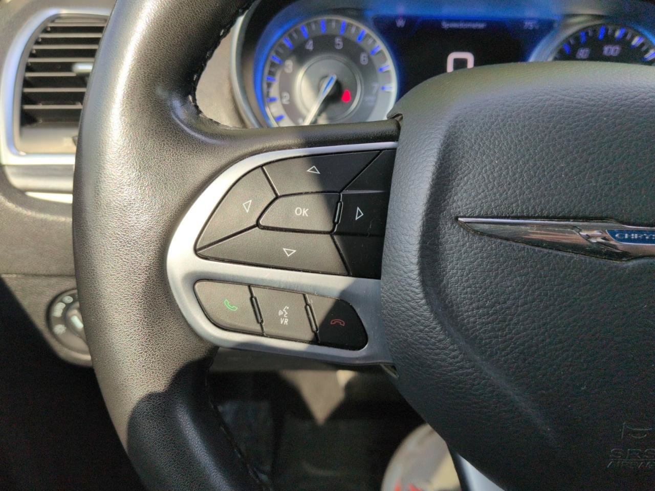 Used 2019 Chrysler 300 Touring w/ Quick Order Package 2EF RWD image 18