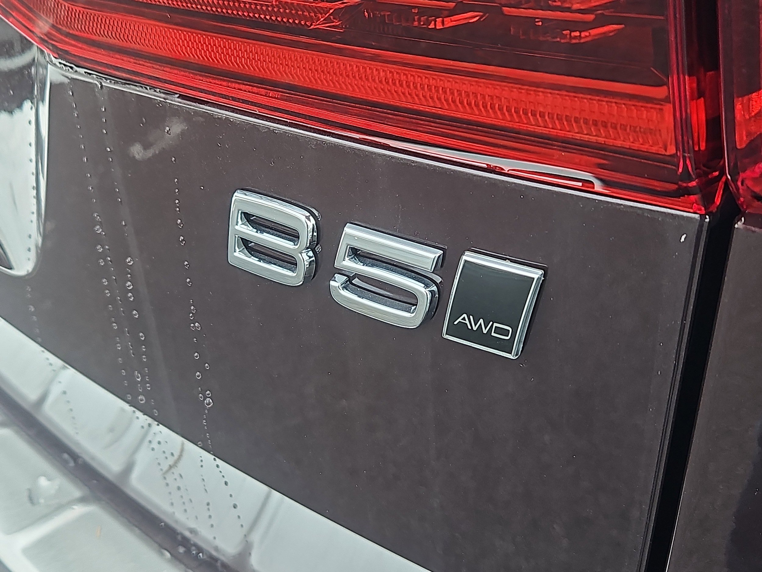New 2026 Volvo XC60 B5 Plus w/ Protection Package Premier AWD/4WD image 4
