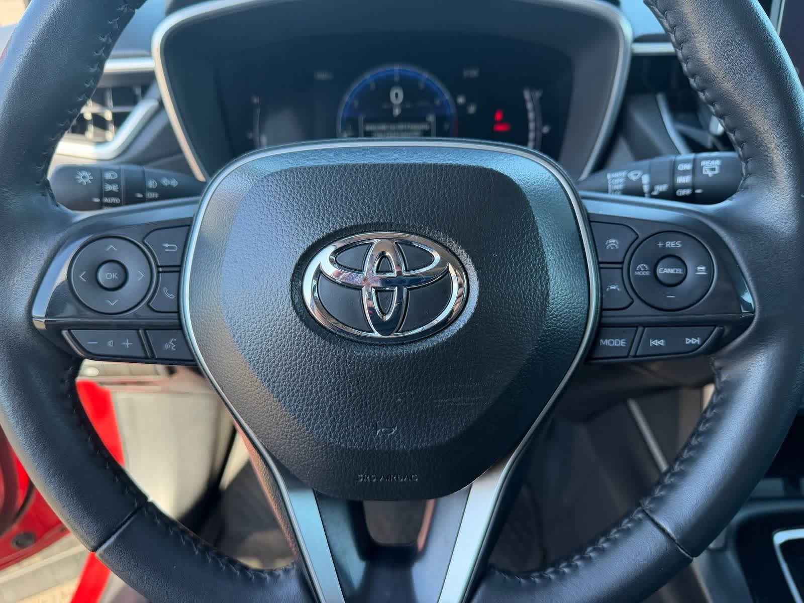 Used 2025 Toyota Corolla Cross XLE w/ Convenience Package FWD image 15