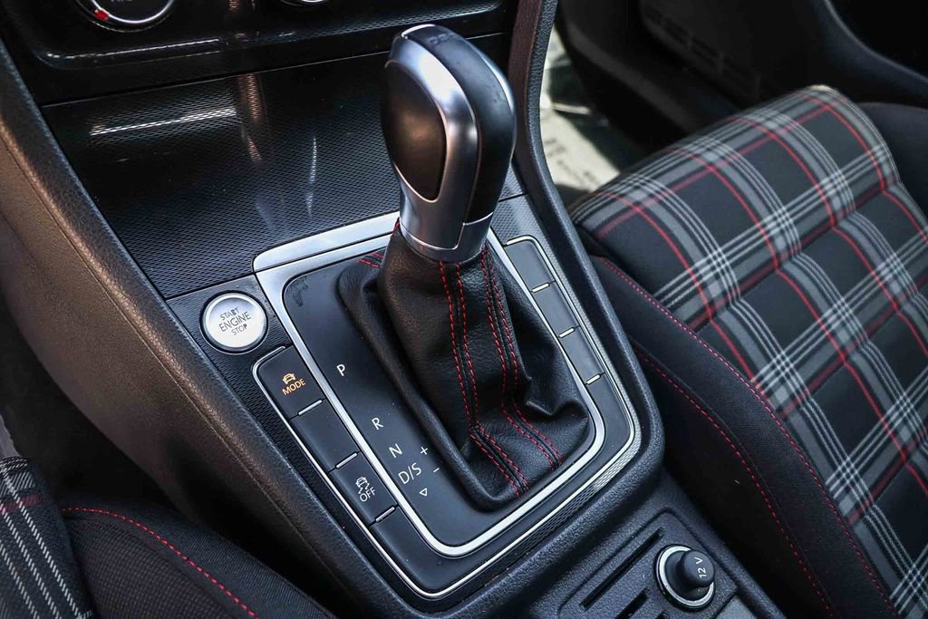 Used 2017 Volkswagen GTI Sport image 21