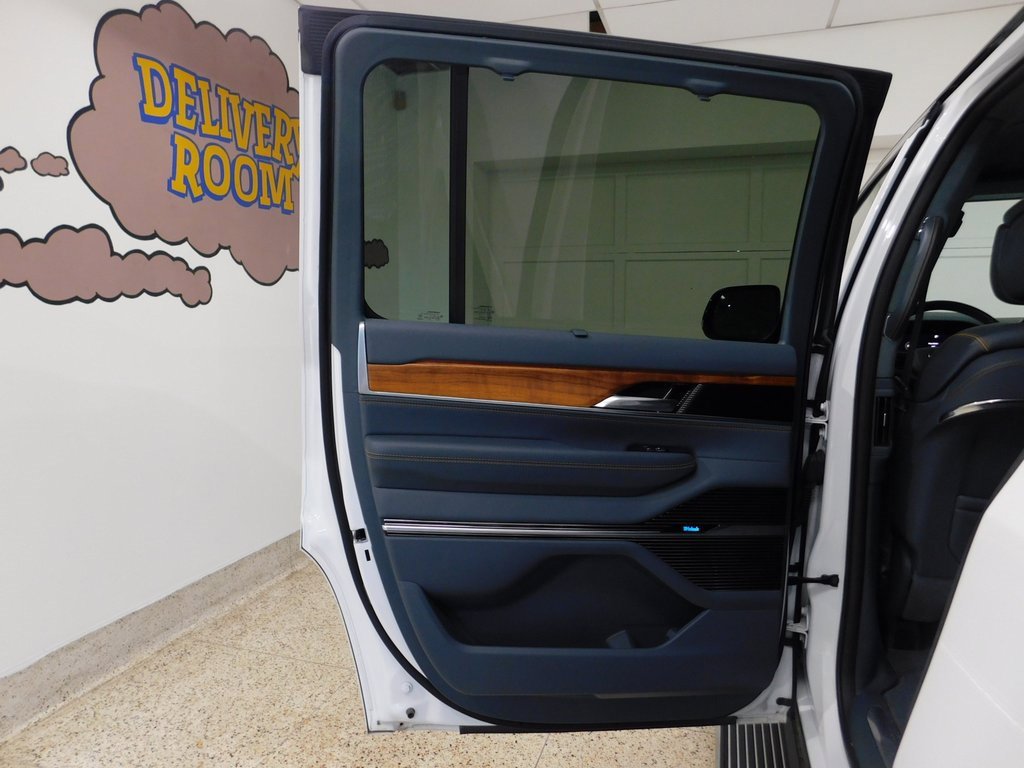 Used 2022 Jeep Grand Wagoneer Series II w/ Convenience Group III image 82