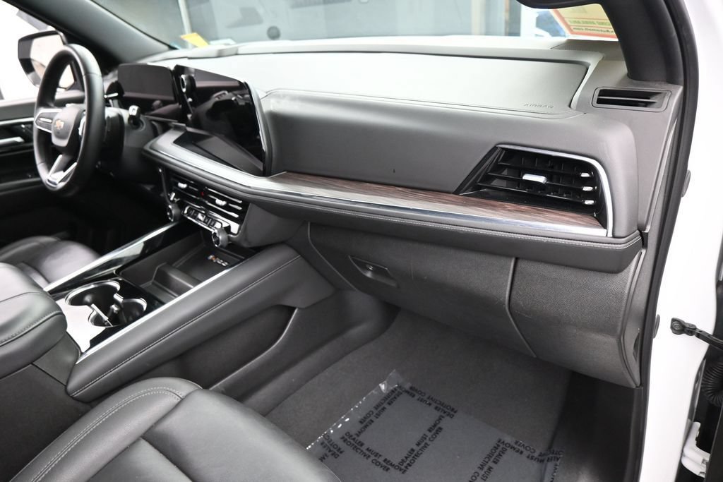 Used 2025 Chevrolet Suburban LT RWD image 52