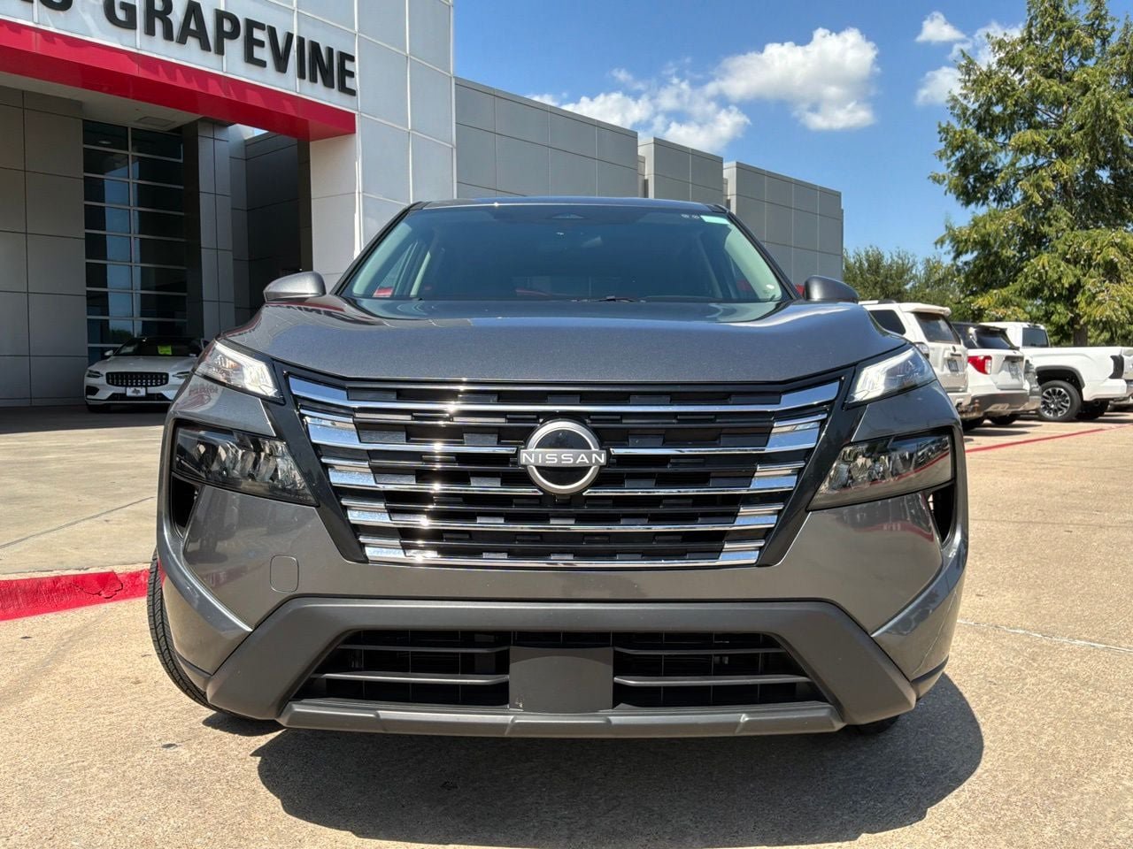 Used 2025 Nissan Rogue SV FWD image 3