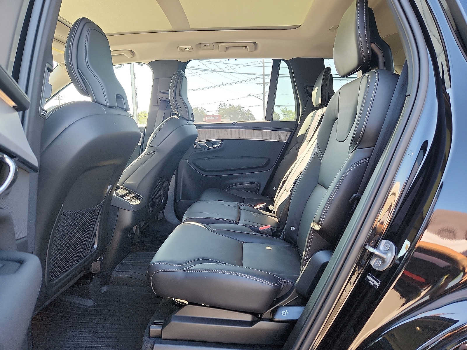 Used 2026 Volvo XC90 B6 Ultra w/ Protection Package AWD/4WD image 10