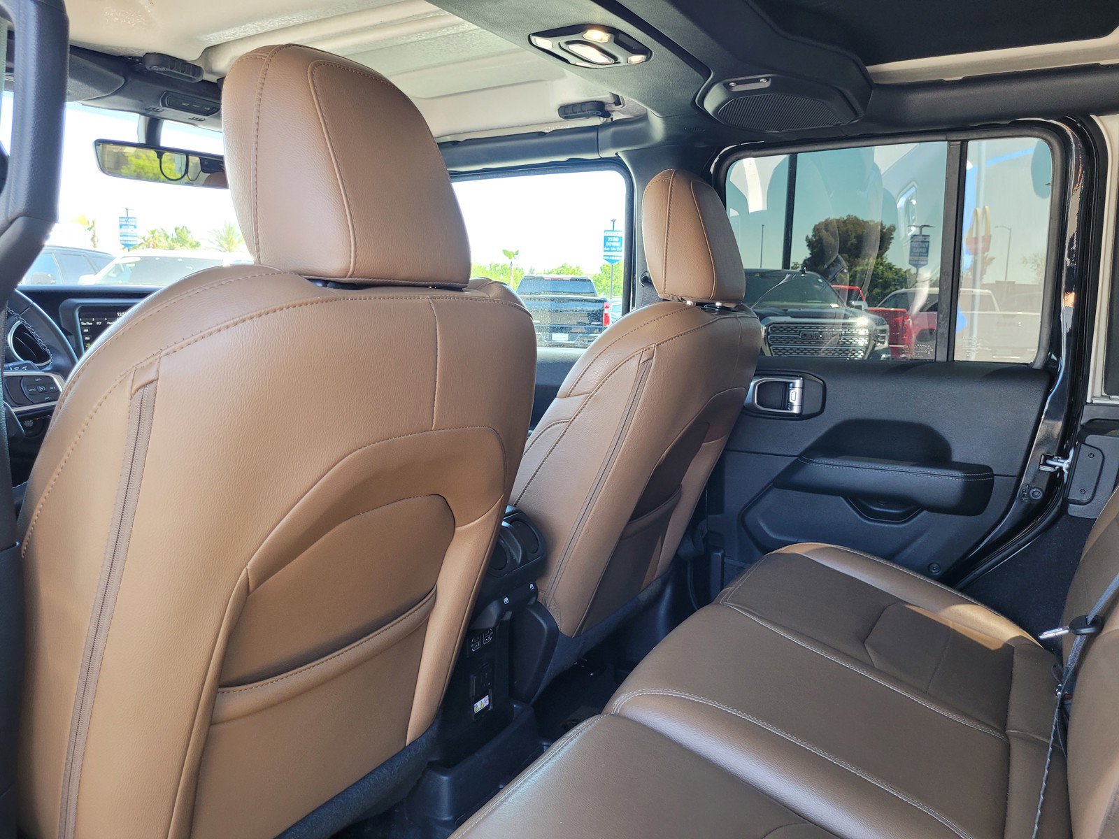 Used 2022 Jeep Wrangler Unlimited Sahara image 14