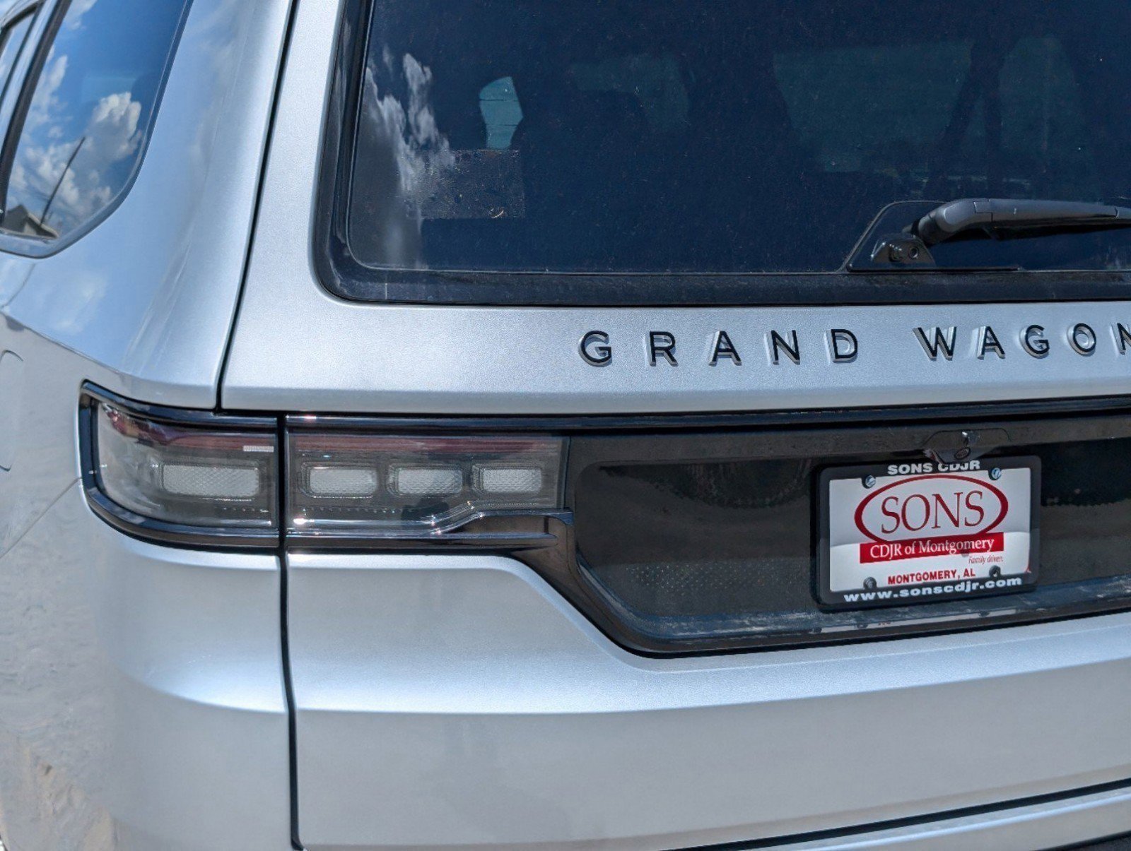 Used 2024 Jeep Grand Wagoneer L Series II w/ Quick Order Packagew 28T AWD/4WD image 9