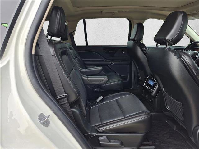 Used 2022 Lincoln Aviator Reserve w/ Elements Package Plus RWD image 13