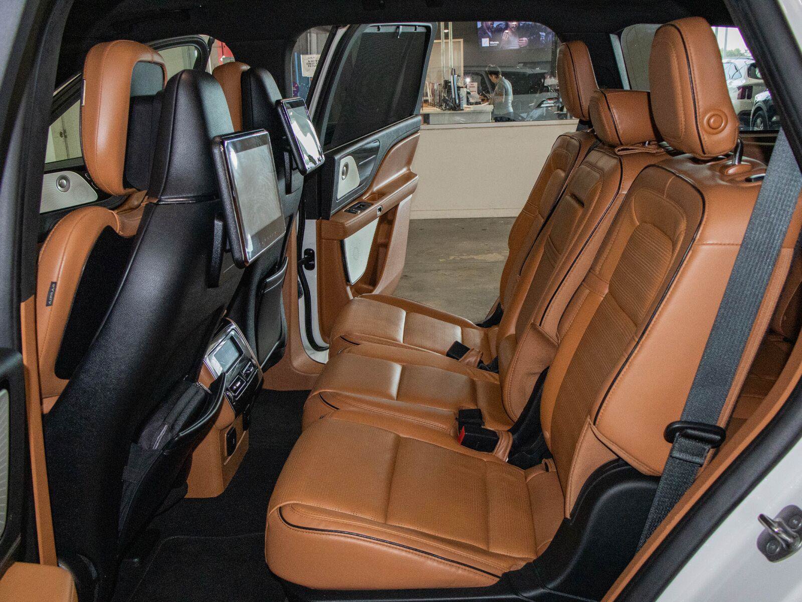 Used 2021 Lincoln Aviator Black Label AWD/4WD image 16