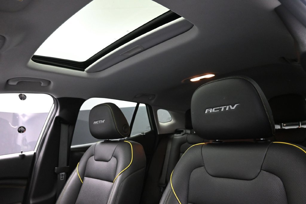 Used 2024 Chevrolet Trax ACTIV w/ Sunroof Package FWD image 21