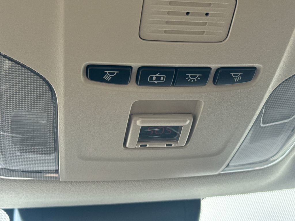 Used 2020 Toyota Corolla LE FWD image 28