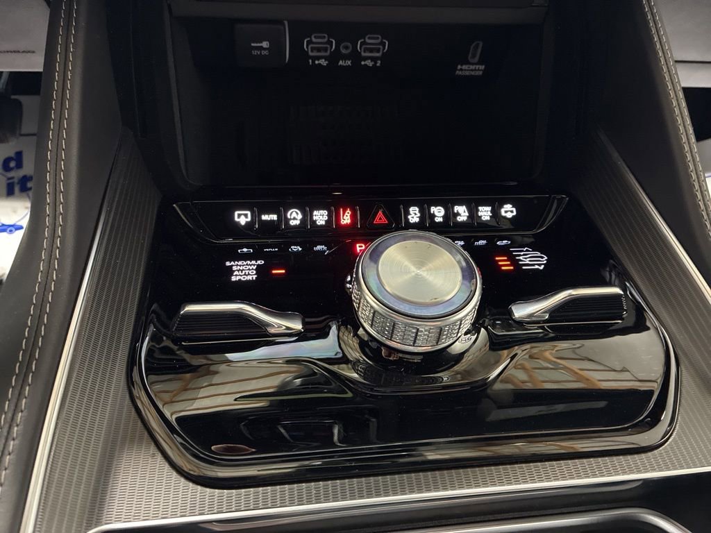 New 2026 Jeep Grand Wagoneer Summit w/ Premium Group III image 19