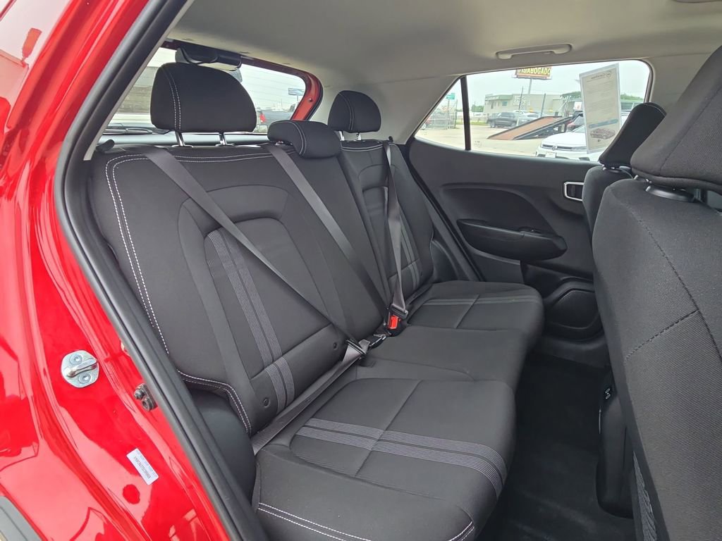 Used 2025 Hyundai Venue SEL FWD image 28