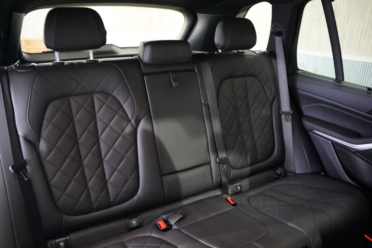 Used 2023 BMW X5 xDrive40i w/ Premium Package image 34
