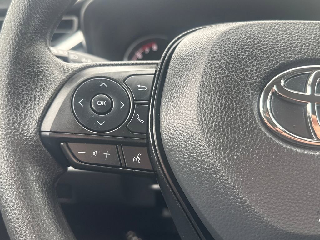 Used 2025 Toyota RAV4 XLE image 19