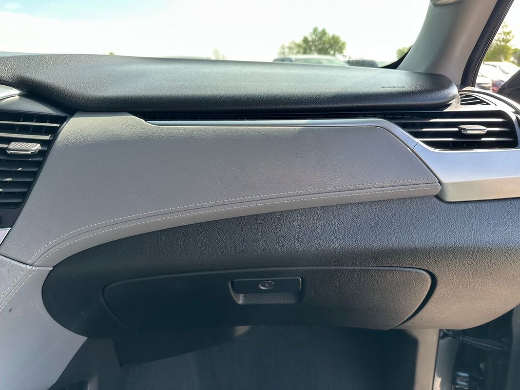 Used 2019 Chevrolet Suburban LT image 20